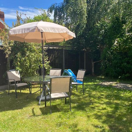 Chichester Retreat House With Free Parking エクステリア 写真