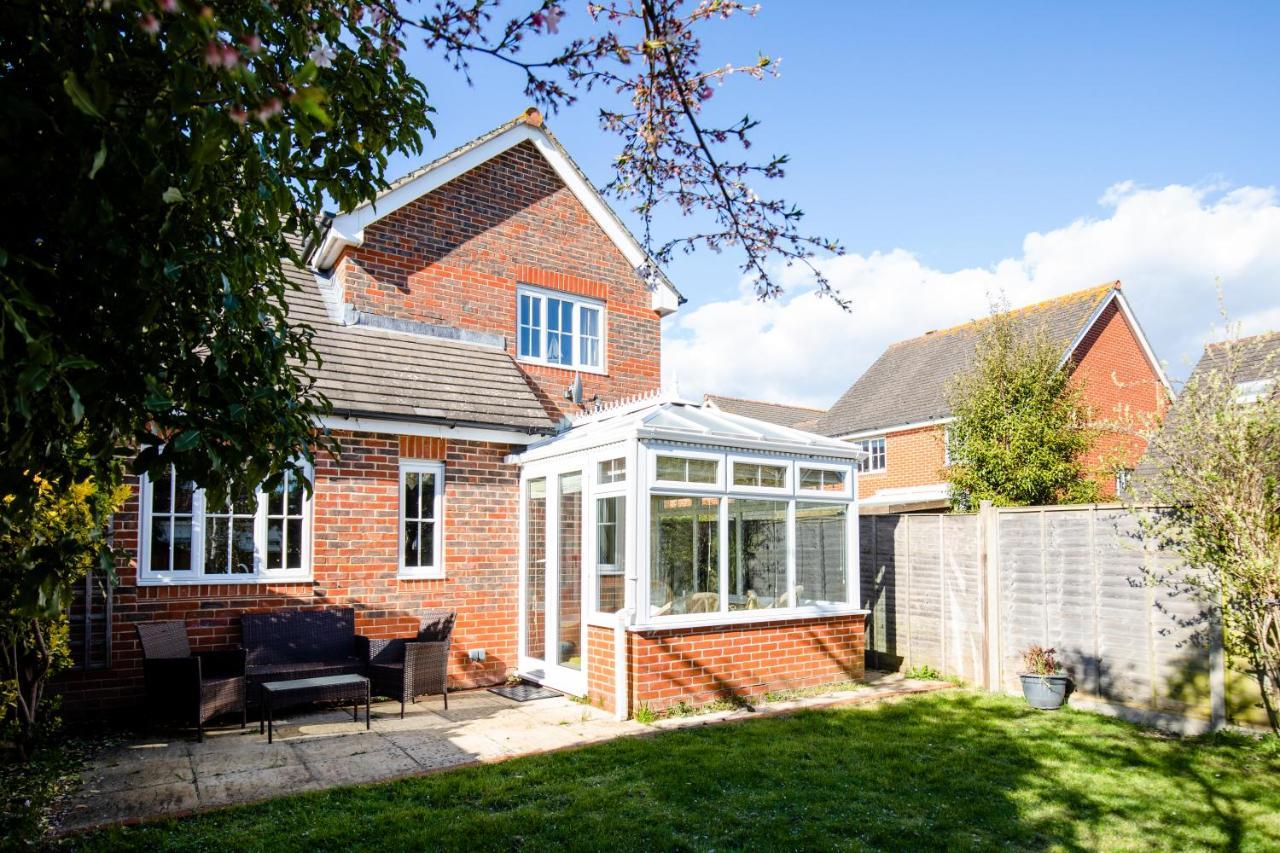 Chichester Retreat House With Free Parking エクステリア 写真