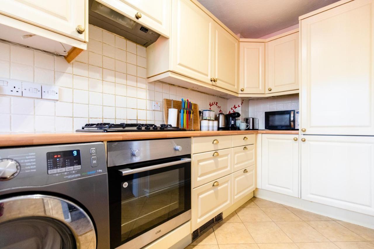 Chichester Retreat House With Free Parking エクステリア 写真