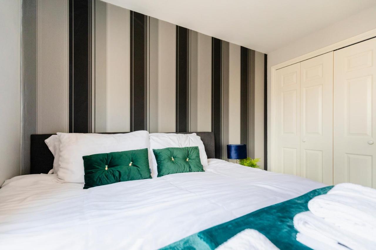 Chichester Retreat House With Free Parking エクステリア 写真