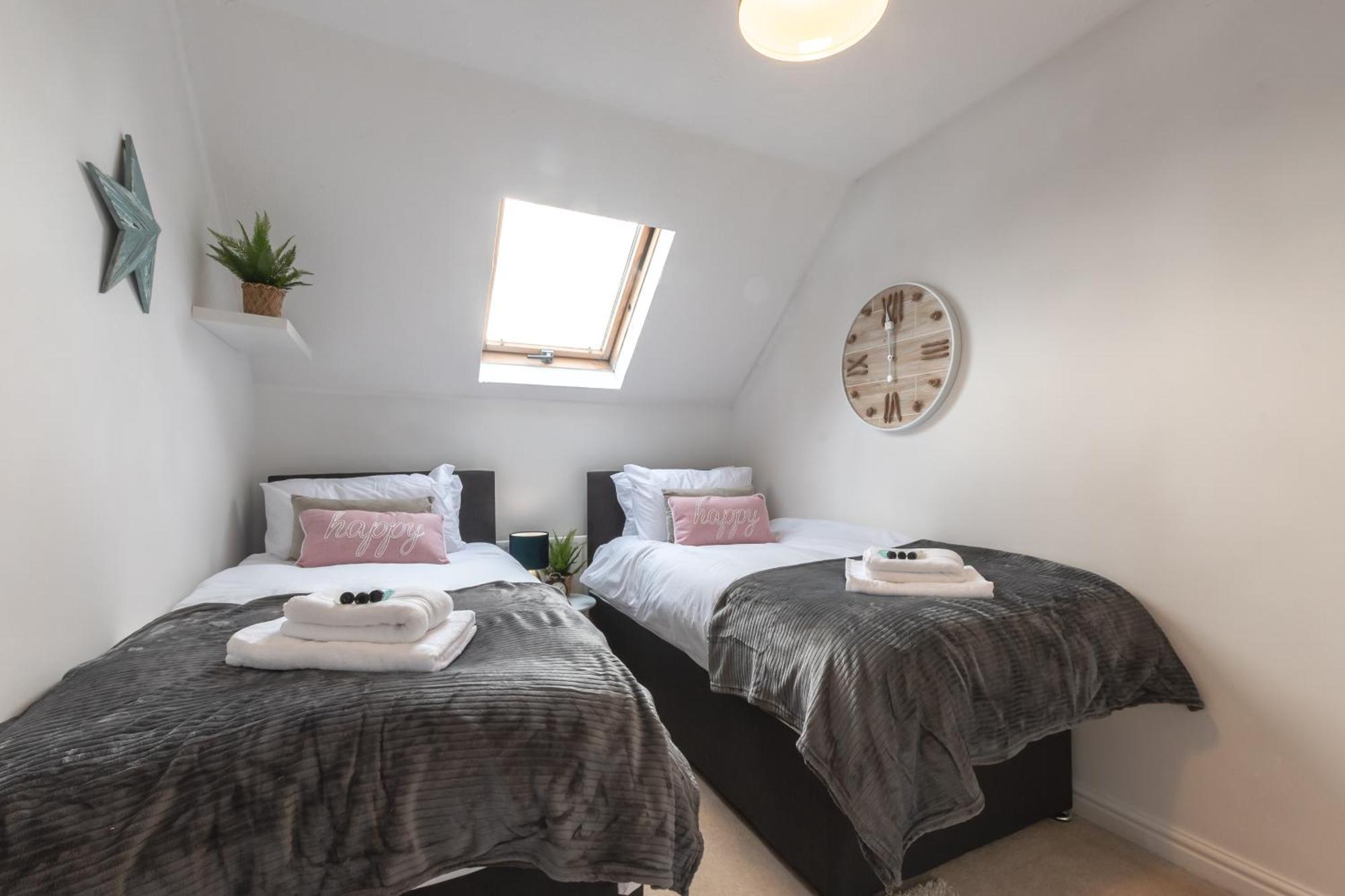 Chichester Retreat House With Free Parking エクステリア 写真